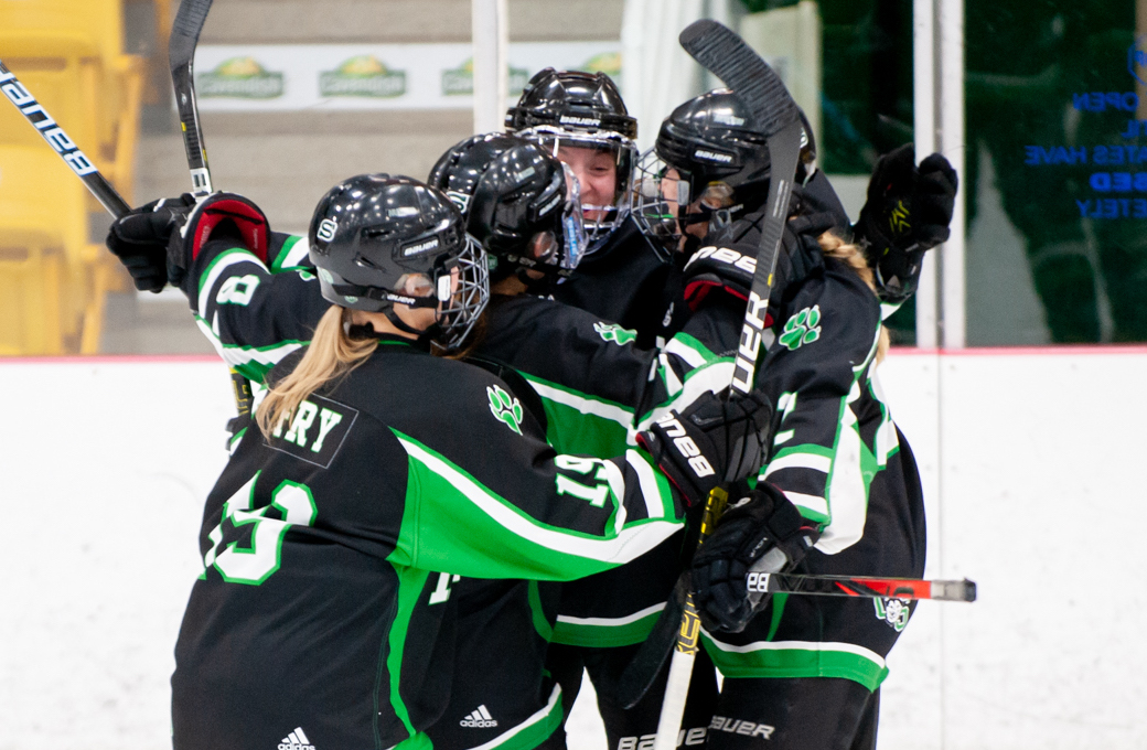 Championnat de hockey féminin de U SPORTS Cavendish Farms 2022 Match pour la médaille de bronze – Saskatchewan monte sur le podium après un gain de 2-0 sur l’UNB